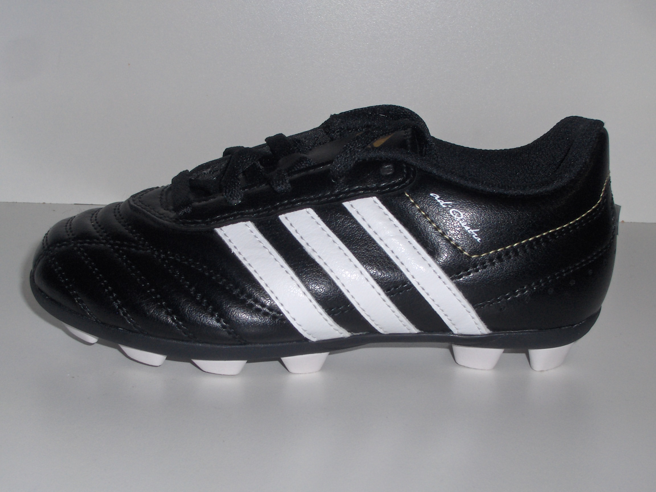 2010 Adidas Kids Soccer shoes Reg $50 